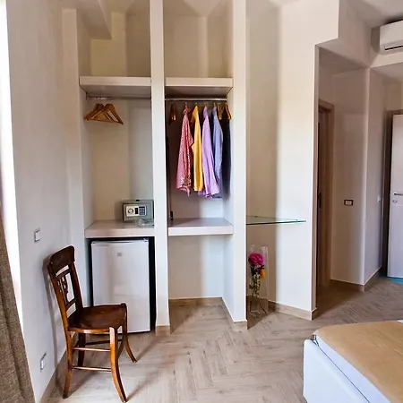 Shining ベッド・アンド・ブレックファスト