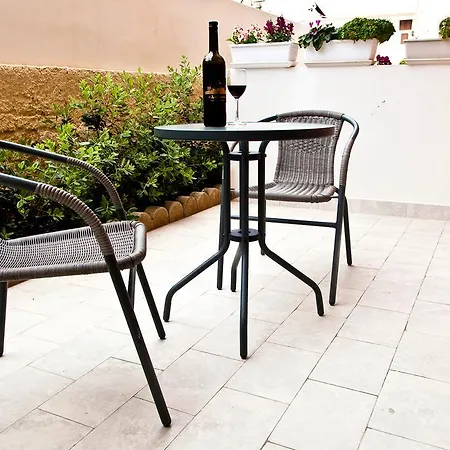 Shining ベッド・アンド・ブレックファスト 4*