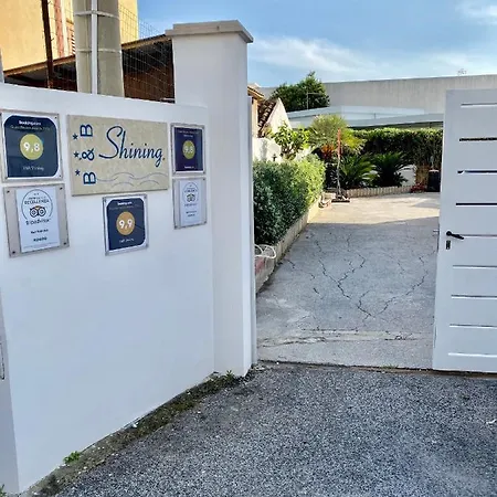 Shining Couette-café 4*